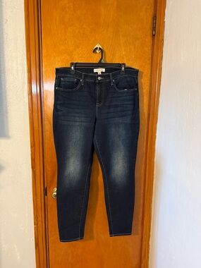 Lucky Brand Dark Blue Skinny Jeans Size 14/32 R